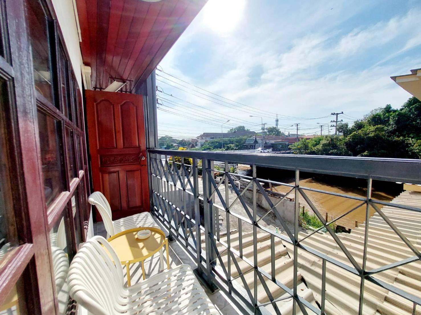 Hello Sunshine Hostel Phra Nakhon Si Ayutthaya Exterior foto