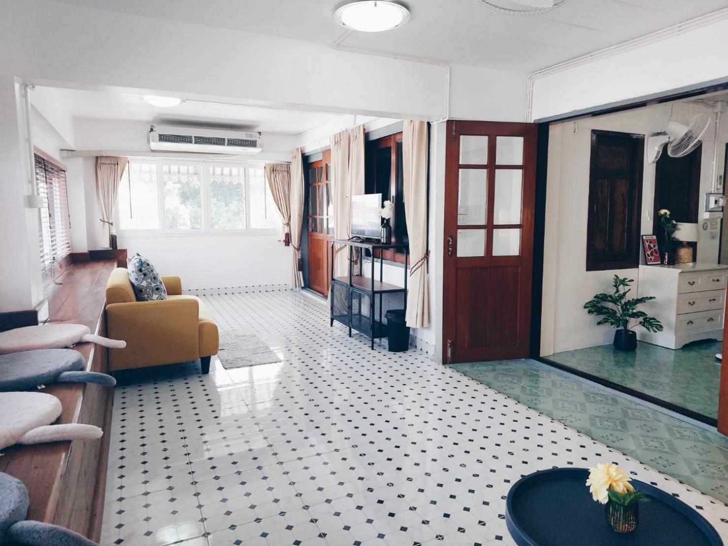 Hello Sunshine Hostel Phra Nakhon Si Ayutthaya Exterior foto