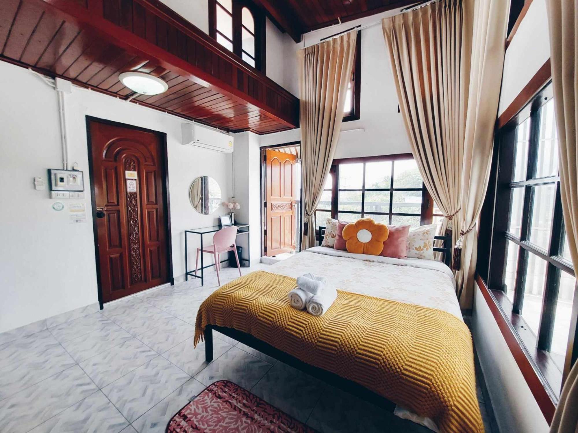 Hello Sunshine Hostel Phra Nakhon Si Ayutthaya Exterior foto